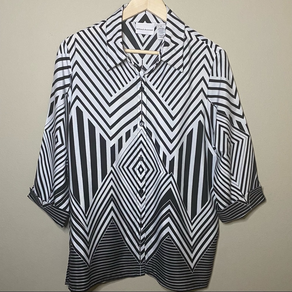 Alfred Dunner Blouse Sz 14 Black White Geometric Sheer 3/4 Sleeve Button Front